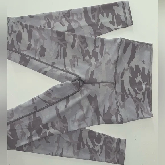 lululemon athletica Camouflage Leggings - Purple and White - Picture 4 of 6